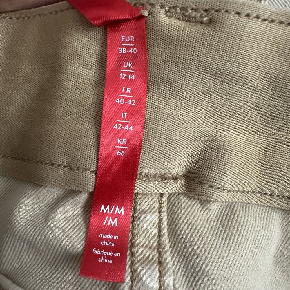 SPANX Stretch Twill Shorts Side Stripe Almond Tan Size Medium Shaping 6” Inseam - Picture 4 of 9